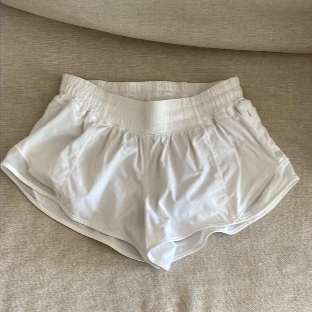 Lululemon Women's White Hotty Hot Shorts  size 6